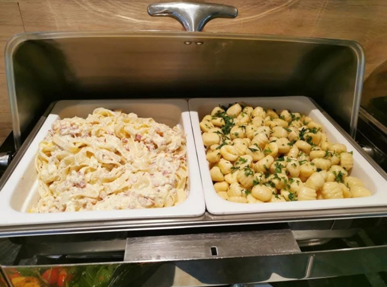  Śniadania i obiado-kolacje w Moderna Jastrzębia G&oacute;ra